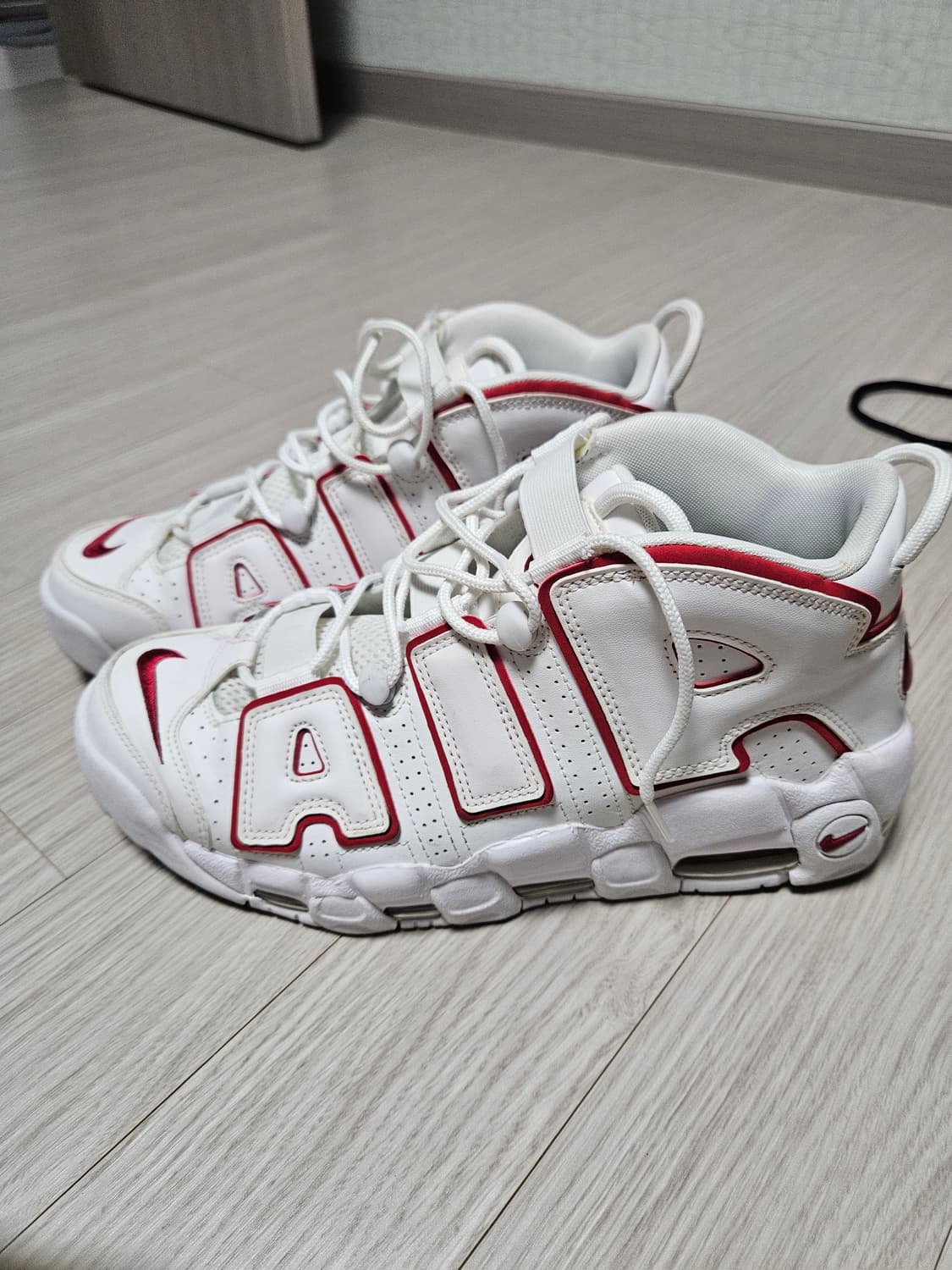 나이키 에어 모어 업템포 바시티레드 275mm 상품이미지1