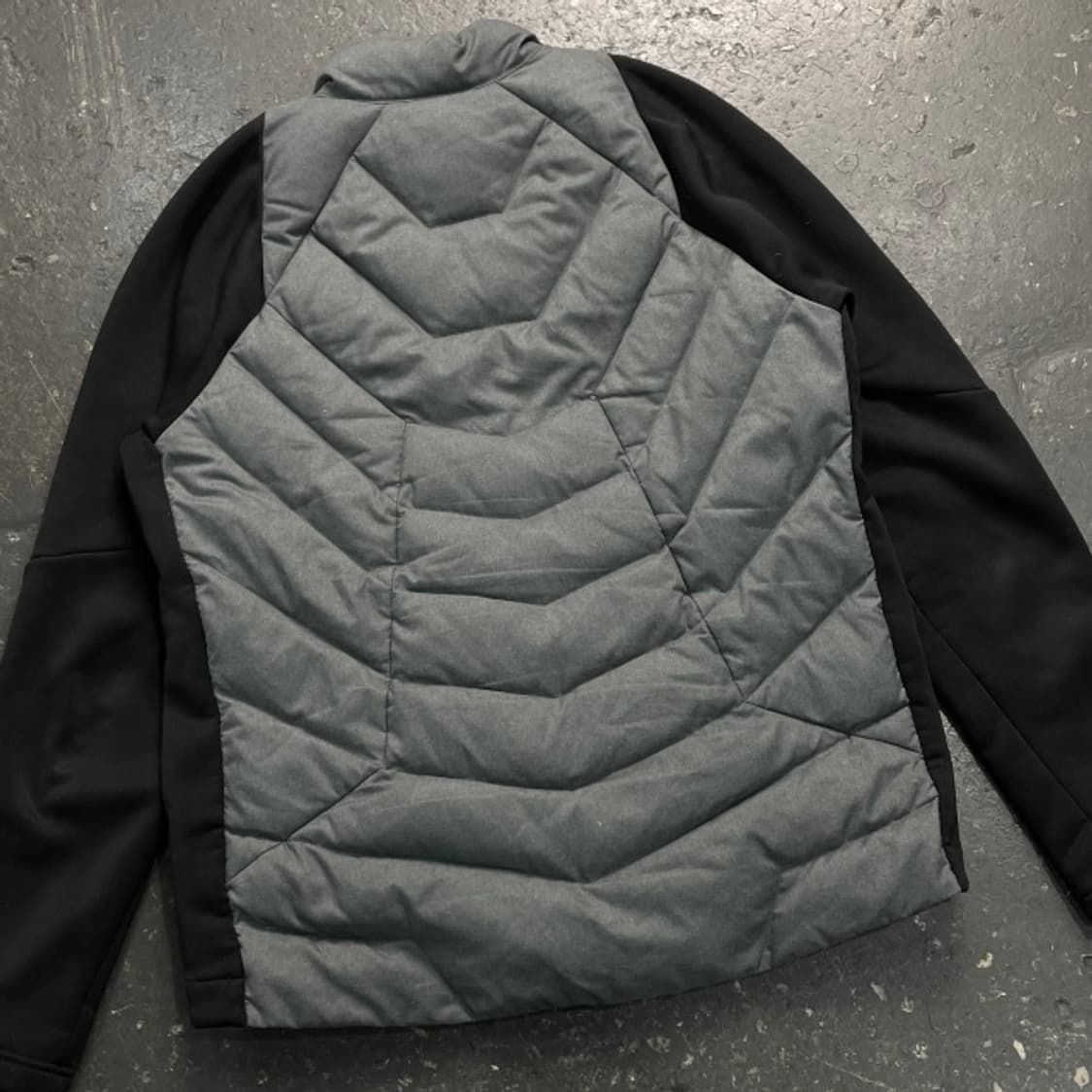 105 데상트 하이브리드 패딩  상품이미지5