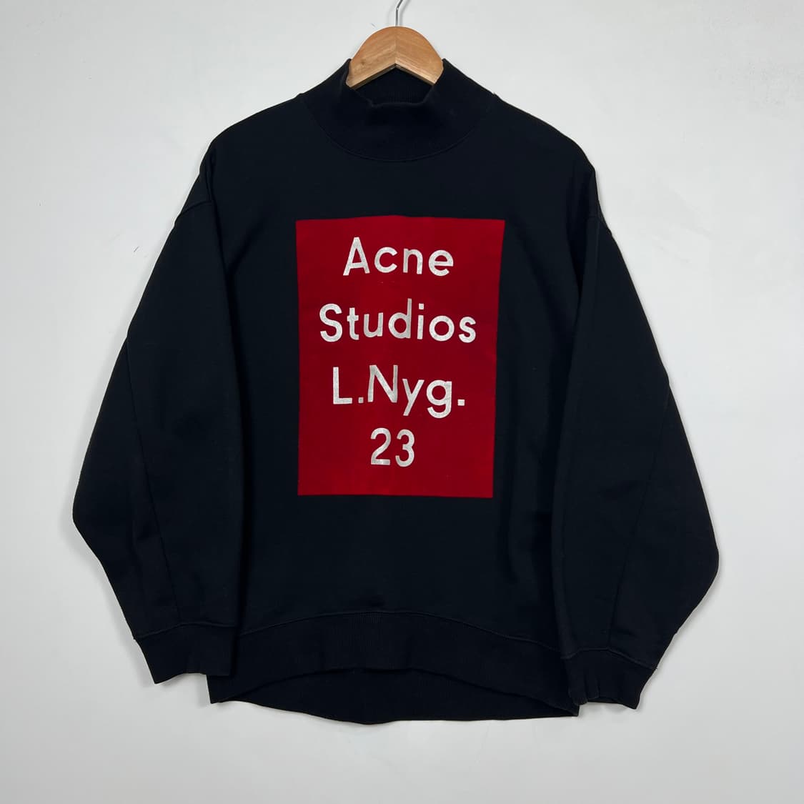 아크네스튜디오 베타 맨투맨 상품이미지1