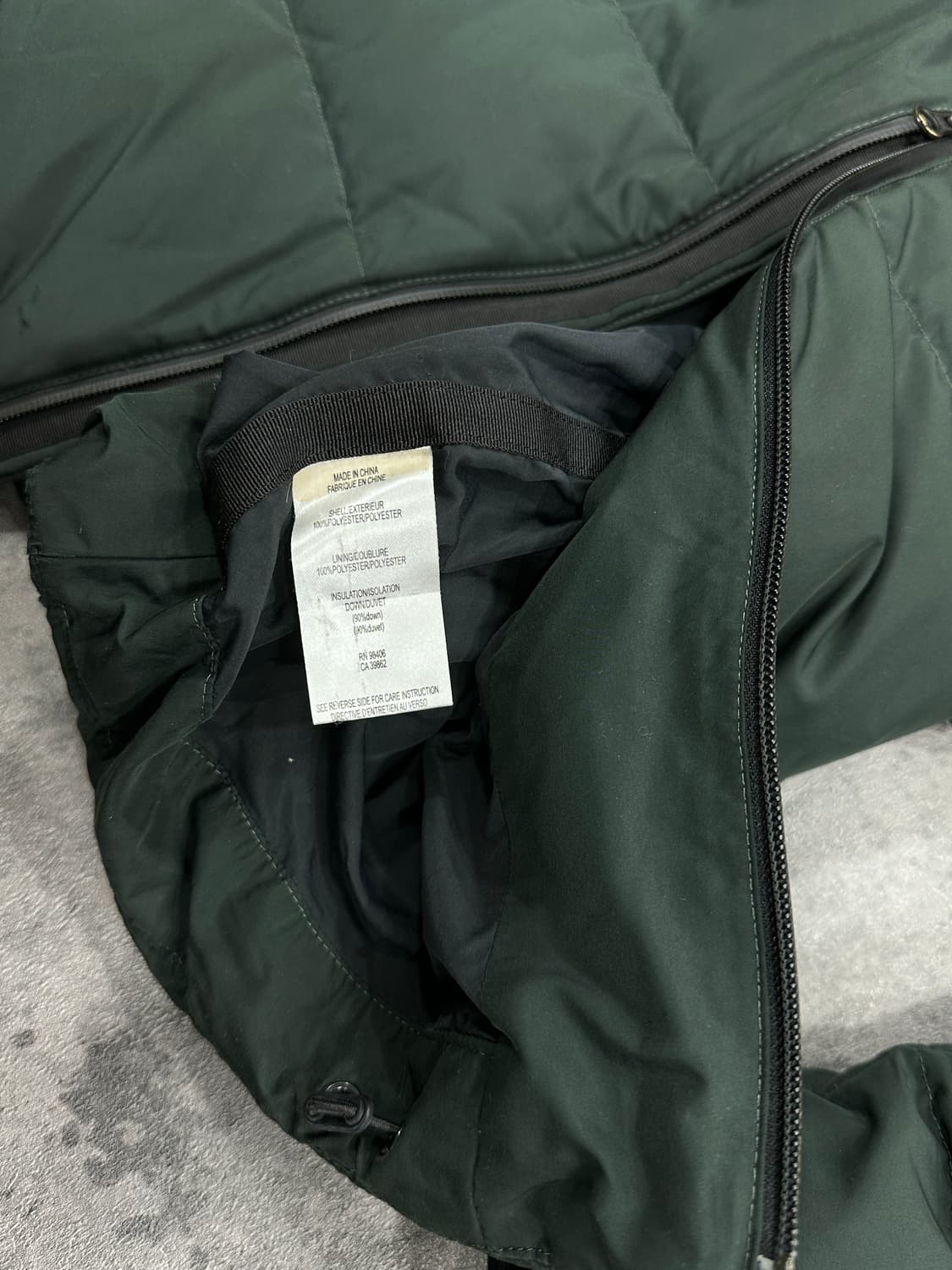 띠어리 투웨이 다운 패딩 상품이미지8