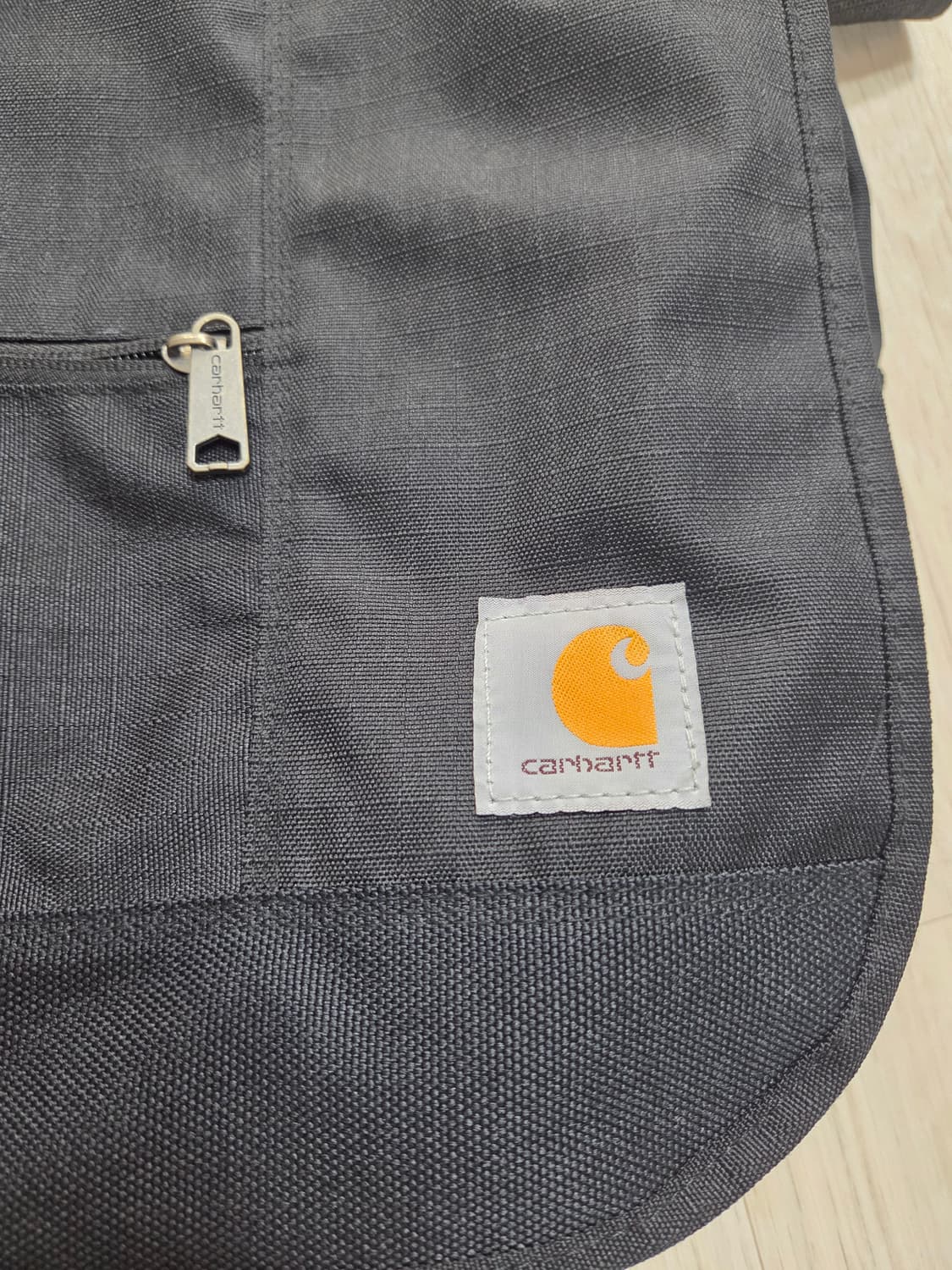 칼하트 블랙 메신저백 크로스백 상품이미지2