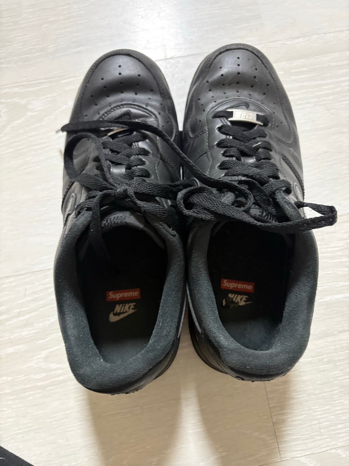 슈프림 에어포스1 블랙 상품이미지5