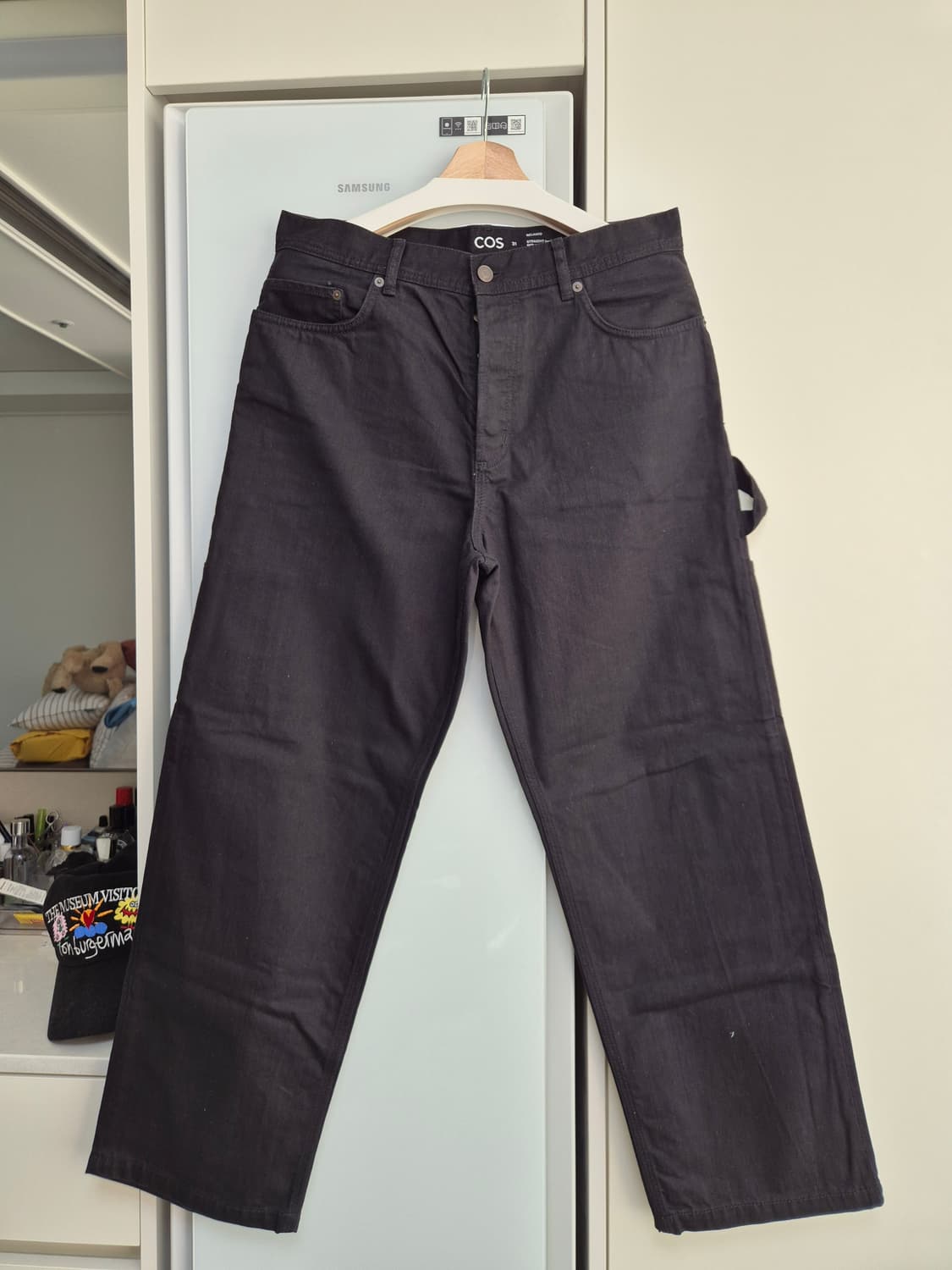 COS 코스 남성 릴랙스드 스트레이트 미드라이즈 블랙 31사이즈 상품이미지1