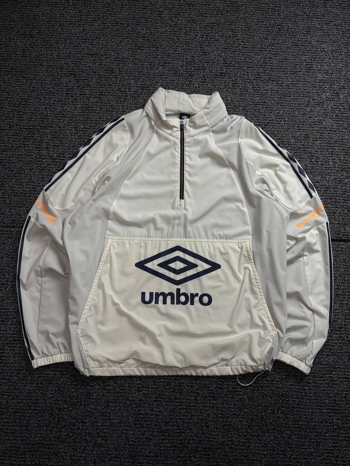 엄브로 빅로고 나일론 우븐 풀어버 아노락 웜업 1912 상품이미지2