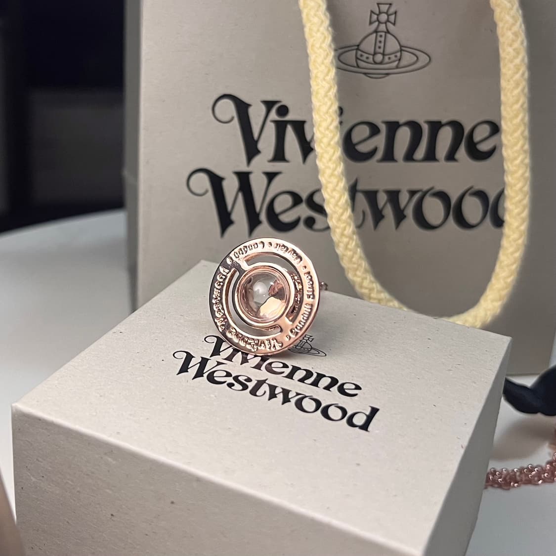 비비안웨스트우드 뉴 타이니 로즈골드orb  목걸이 상품이미지5