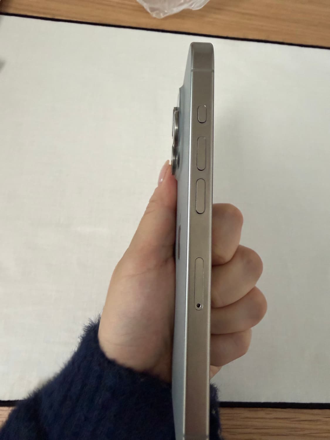 아이폰15pro 내츄럴티타늄 256g (전체 기스없음/배터리87%) 상품이미지6