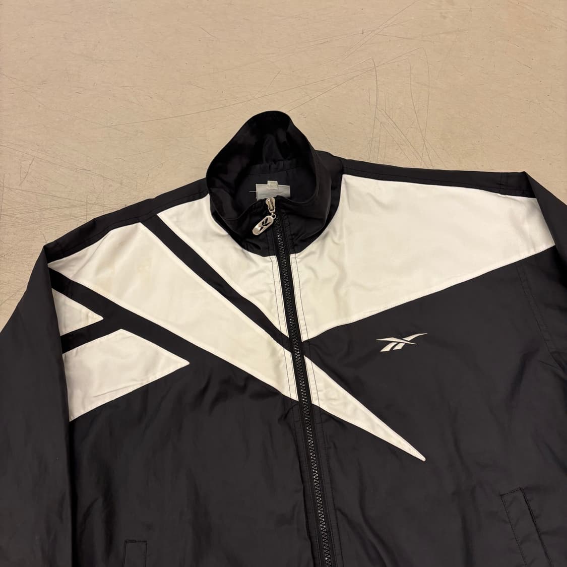 리복 올드스쿨 빅로고 투톤 바람막이 상품이미지2