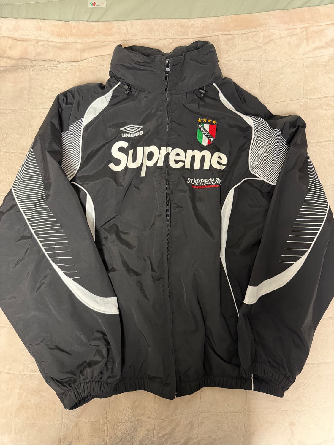 슈프림x엄브로 바람막이 상품이미지1
