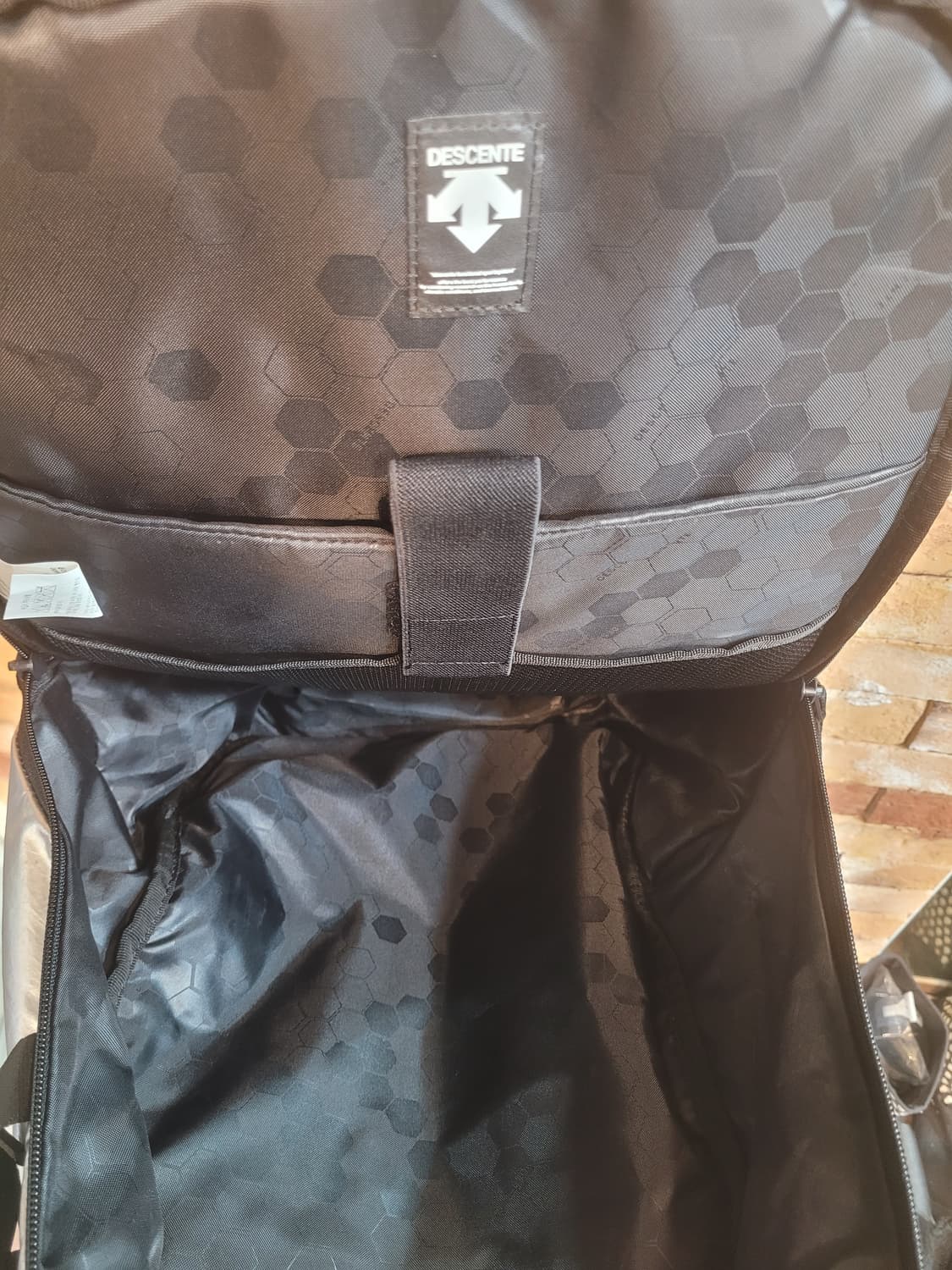 데상트 루프 백팩 실버 상품이미지5