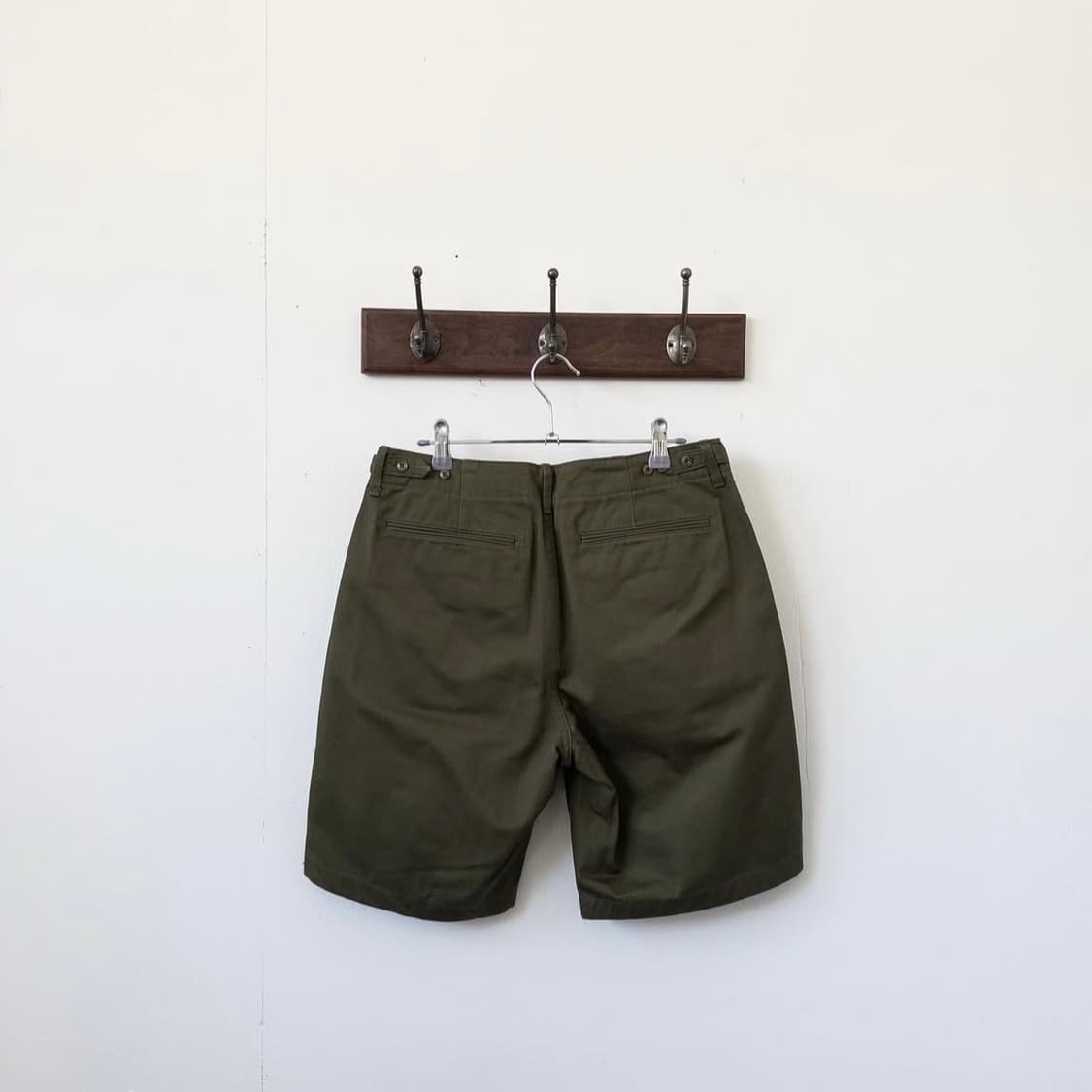 포터리 올리브 코튼 주름 반바지 상품이미지3