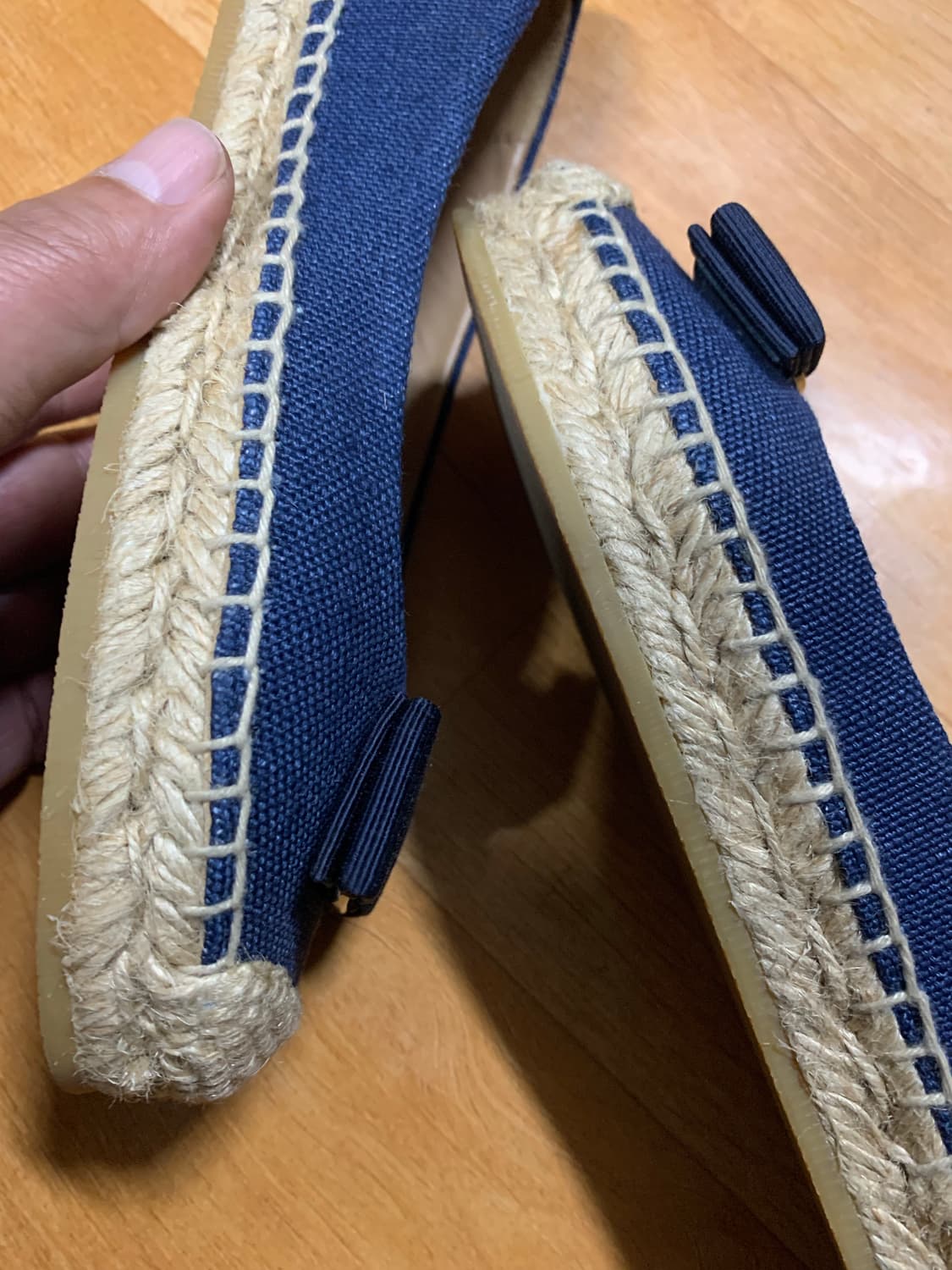 FERRAGAMO 페레가모 보우 디테일 데님 에스파드류(5-M 사이즈) 상품이미지5