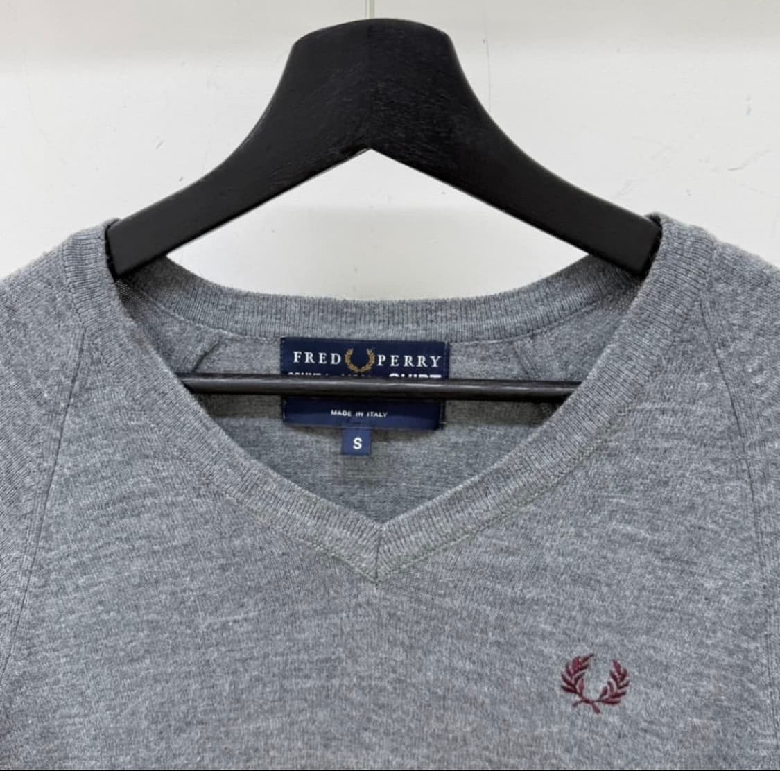 [S] 꼼데가르송 셔츠라인 x 프레드페리 브이넥 니트 상품이미지2