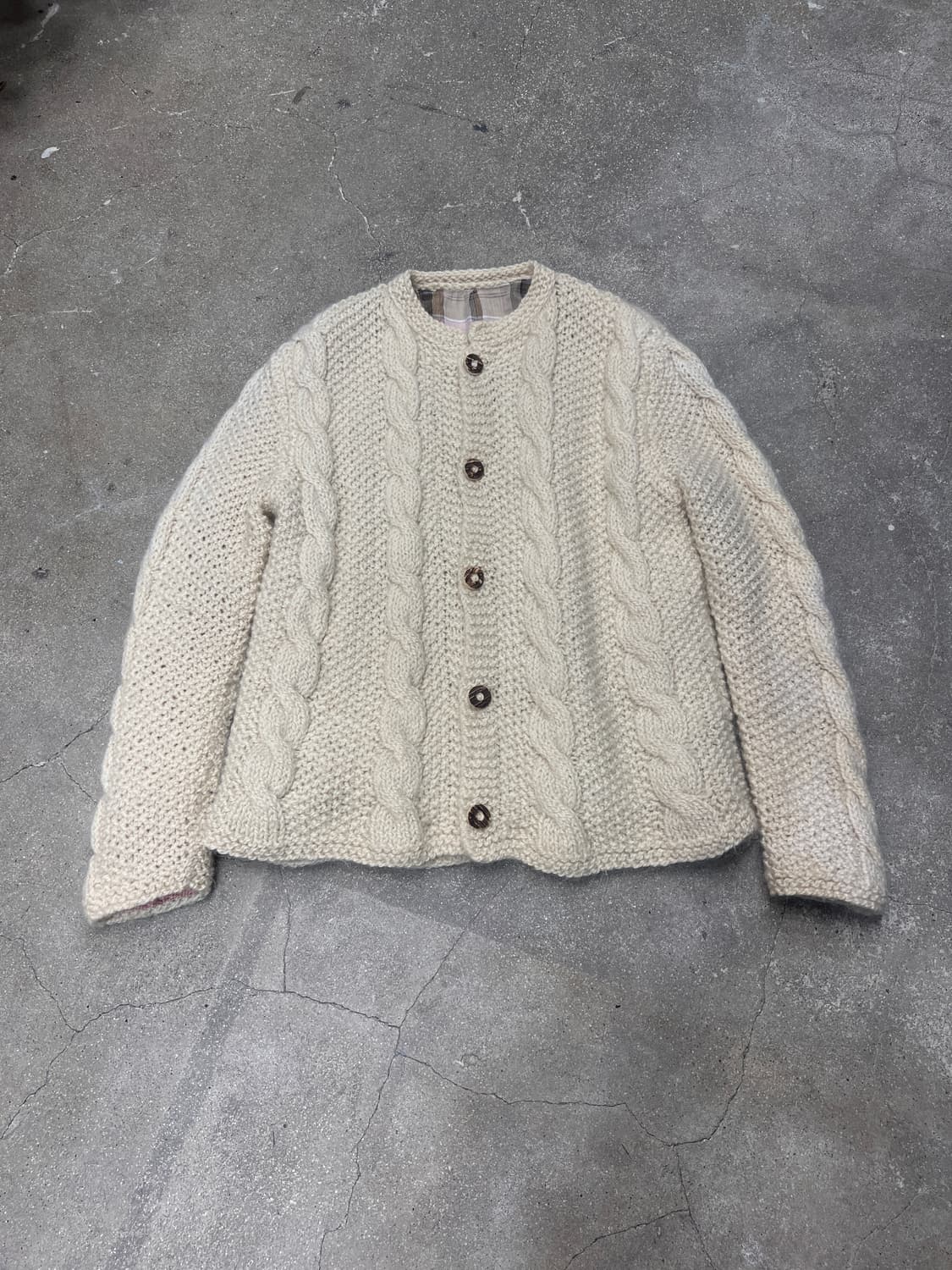 티롤리안 핸드메이드 케이블 헤비울 니트 가디건 상품이미지1