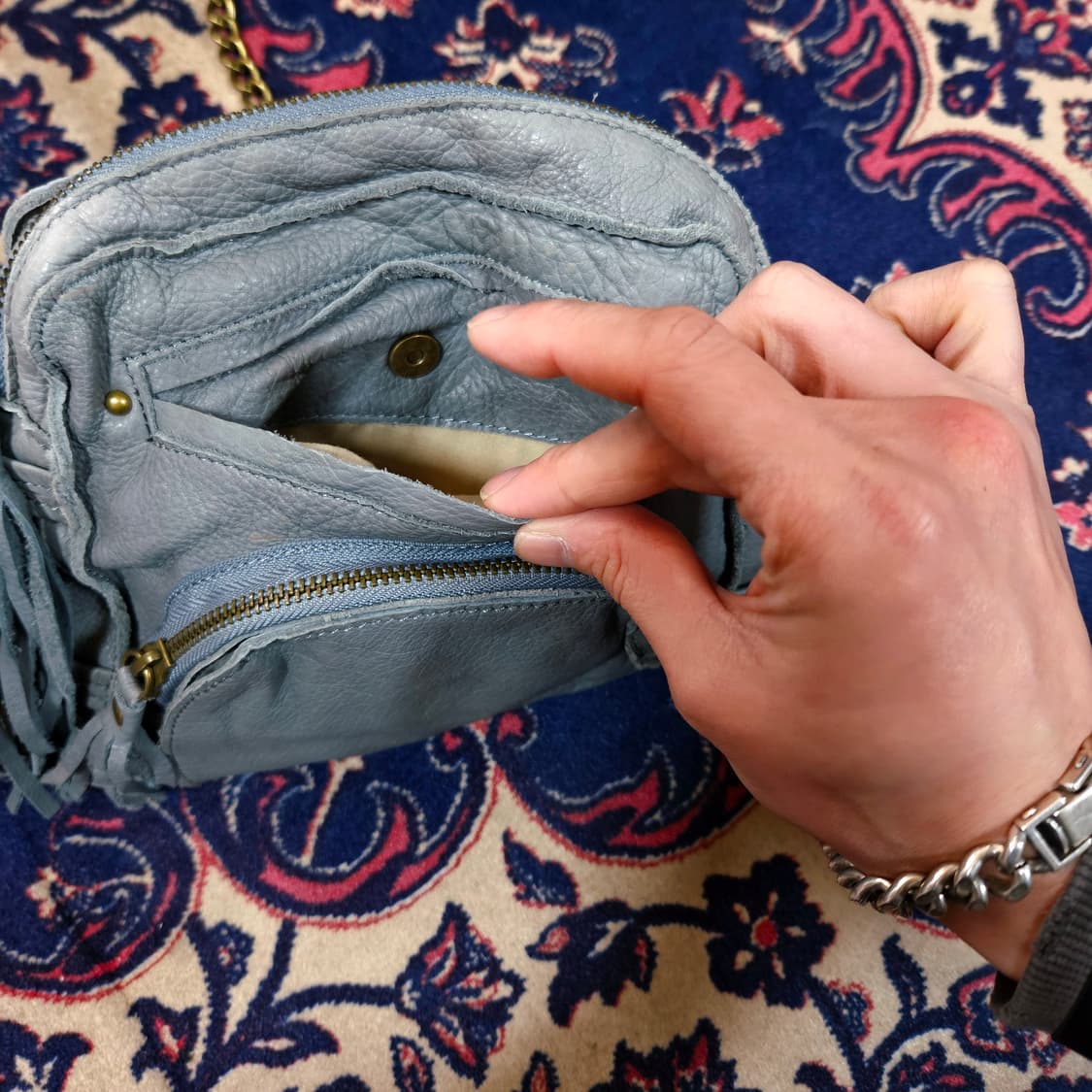 (새상품)써스데이아일랜드 보헤미안 테슬 가죽 미니 크로스백 상품이미지2