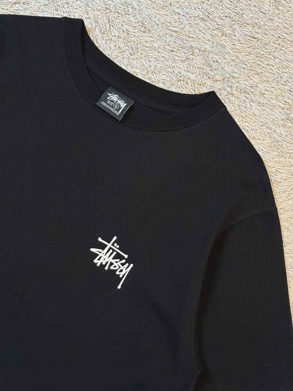 스투시 STUSSY 베이직 로고 반팔 티셔츠 블랙 상품이미지3