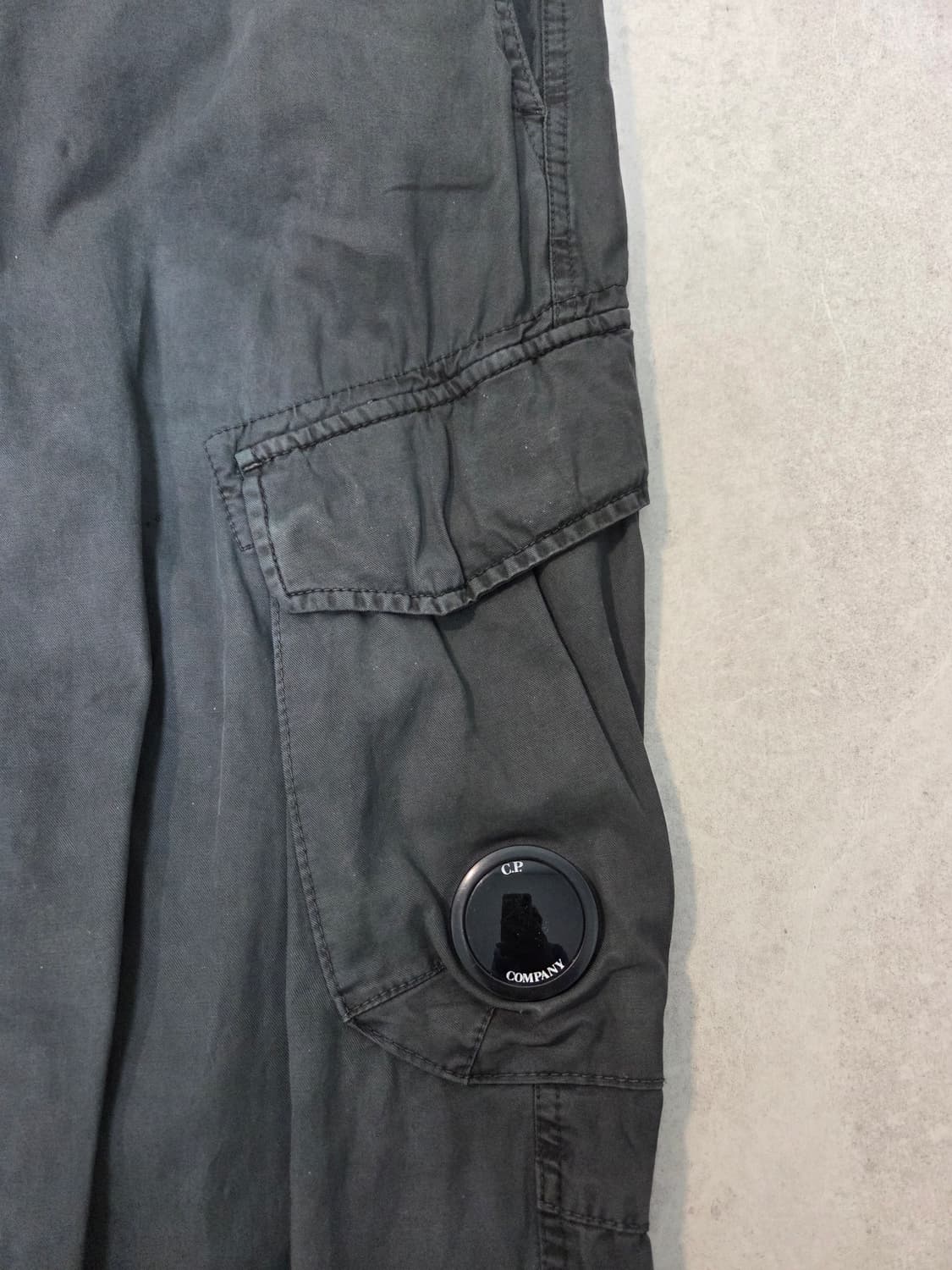 C.P. Company 카본 블랙 카고 팬츠 상품이미지3