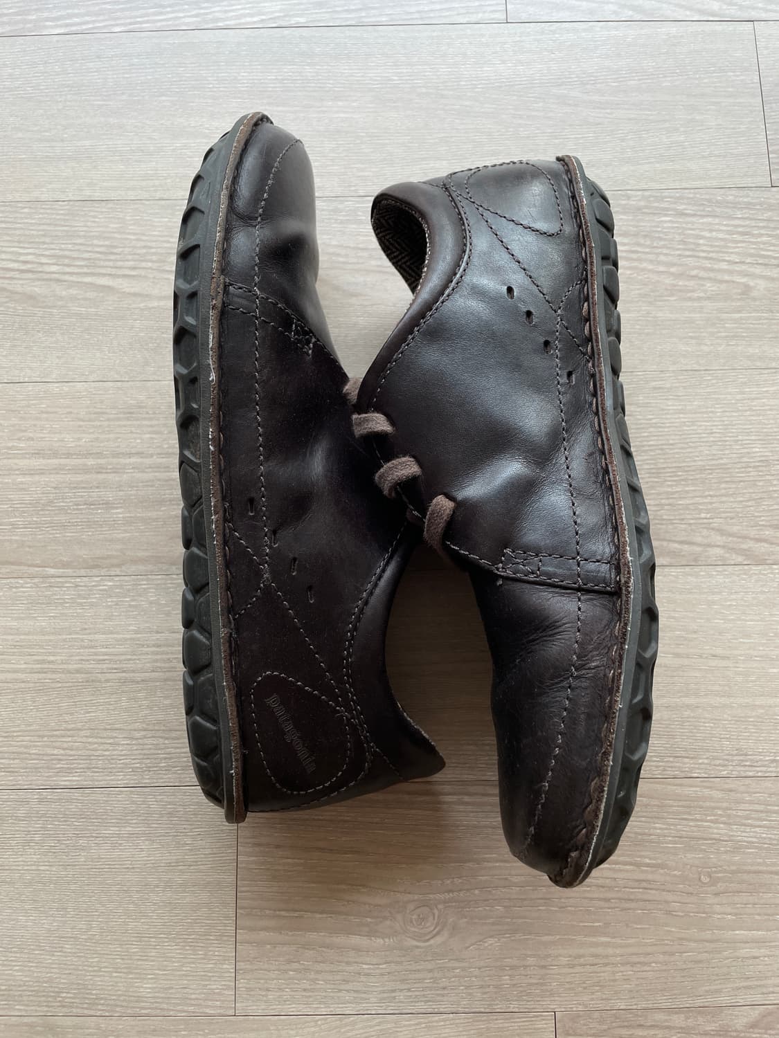 파타고니아 loulu 룰루 레더 슈즈 벨벳 브라운 상품이미지6