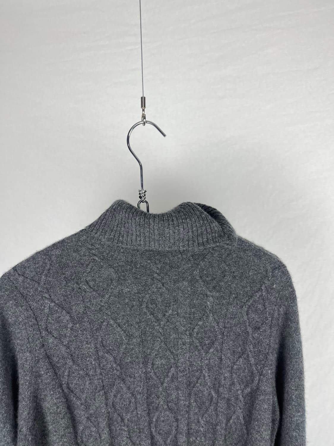 100% Cashmere 자개 단추 니트  상품이미지3