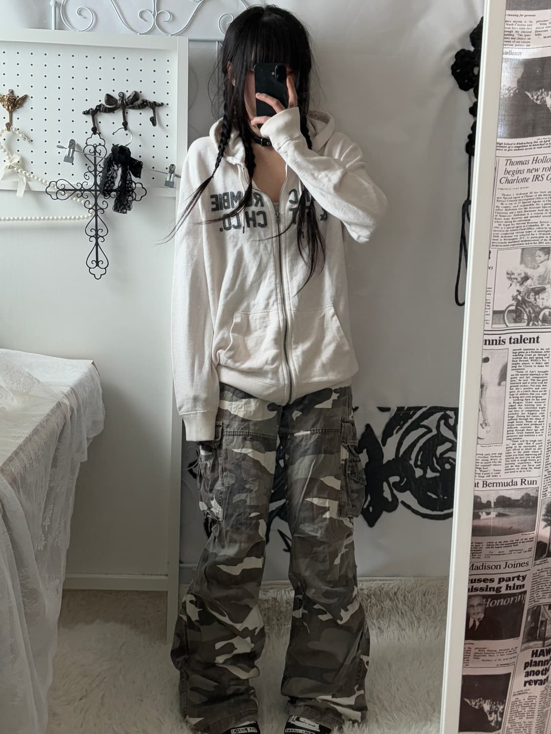 • Abercrombie White Hood Zip-Up 상품이미지4