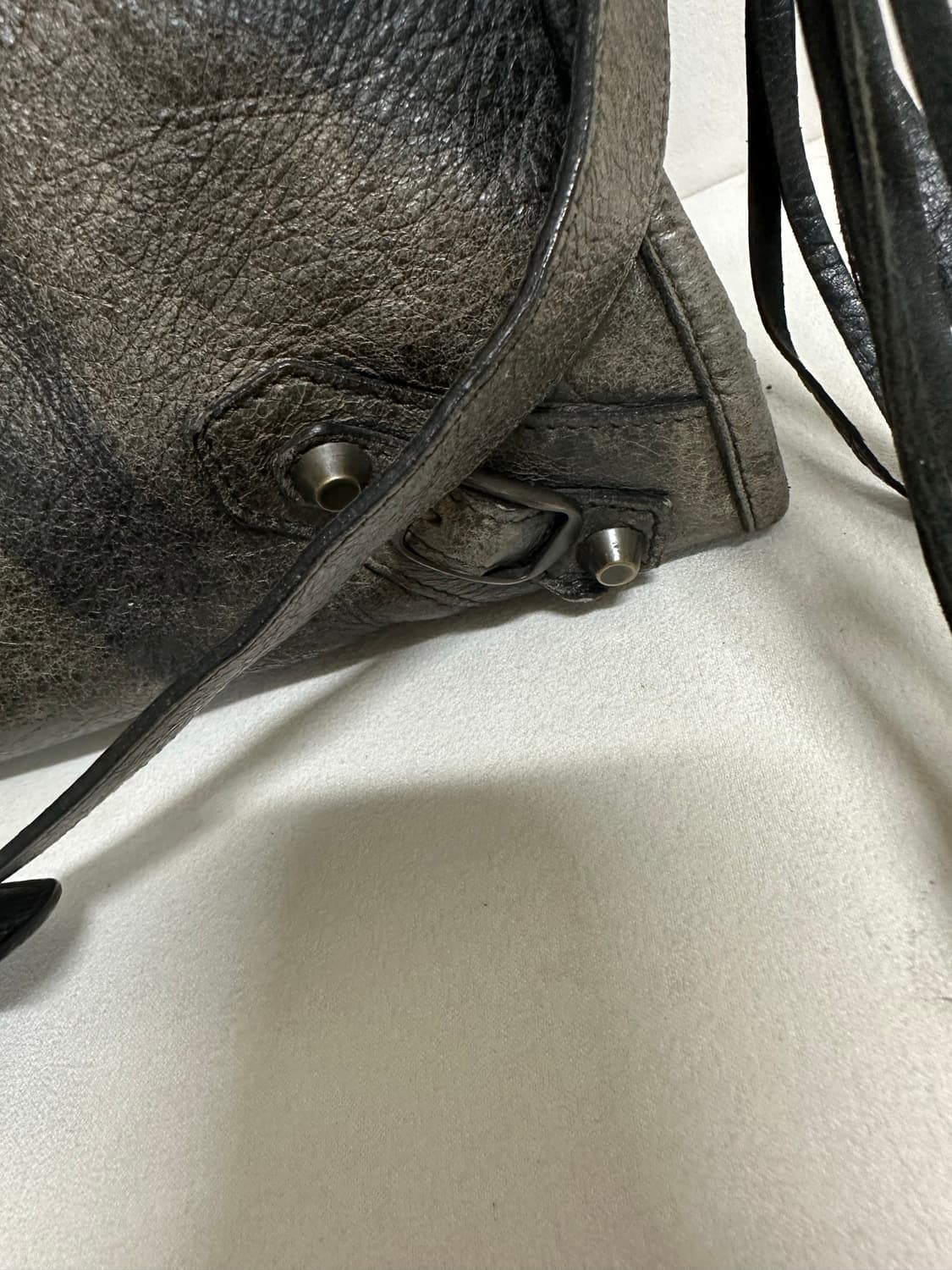 [A급 정품] 발렌시아가 시티 모터백 미디움 상품이미지4