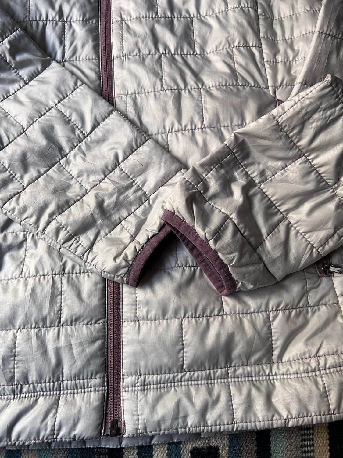 [L]파타고니아 우먼스 실버 화이트 경량 패딩 상품이미지5