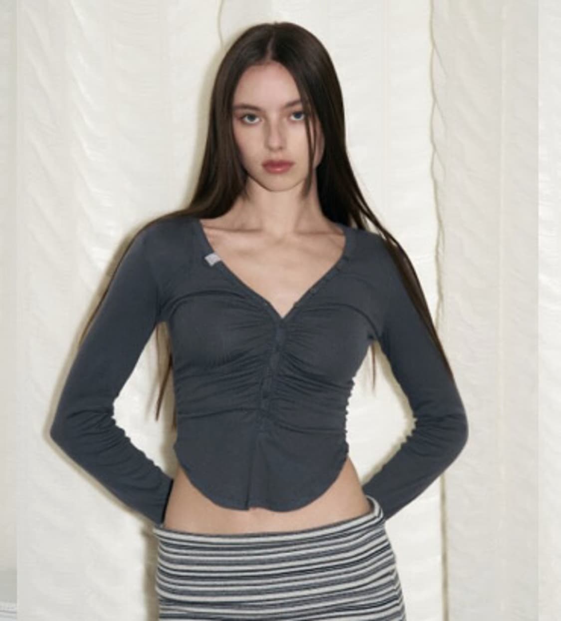 Nina Button Lace Long Sleeve Top (차콜) 상품이미지1