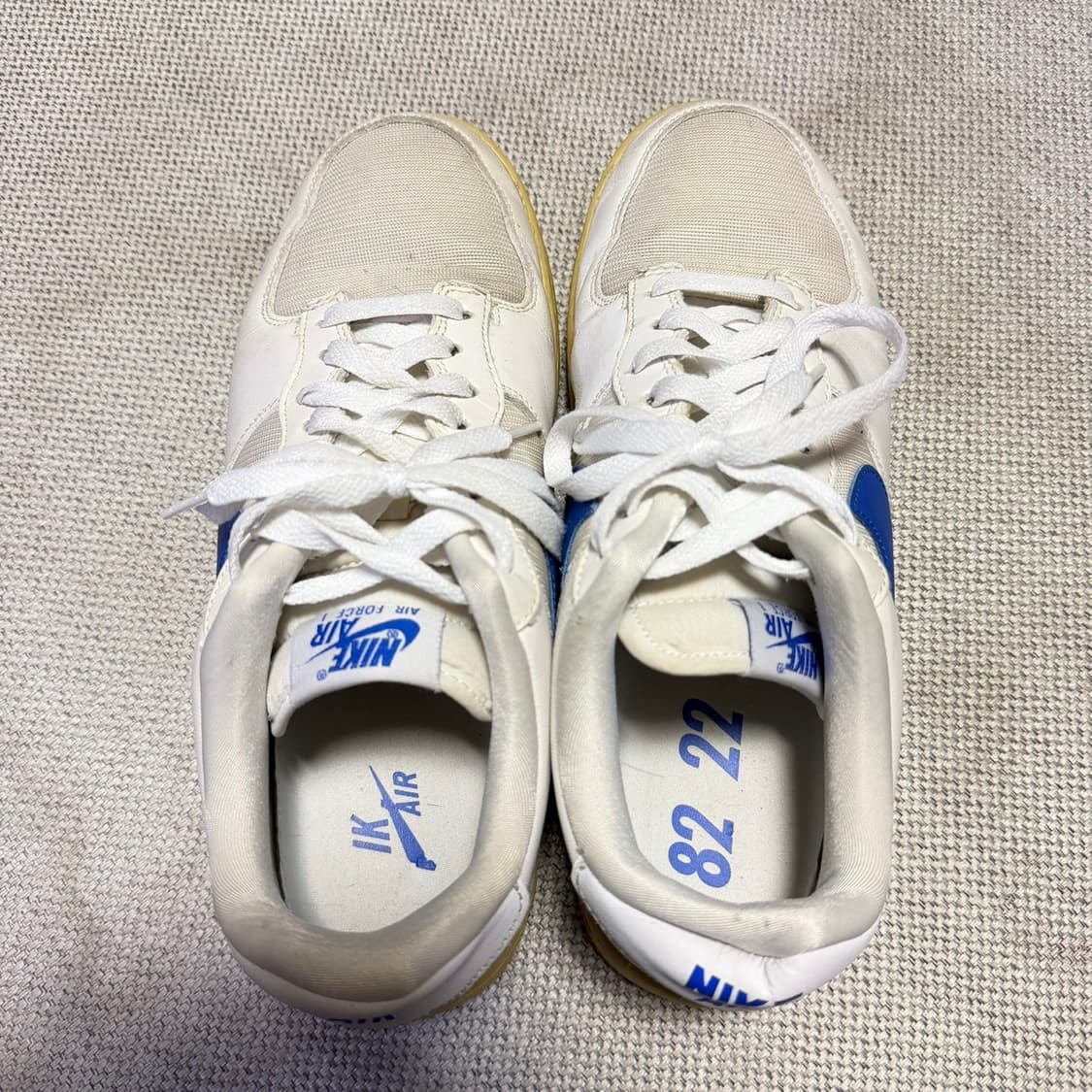 나이키 에어포스1 흰/파 스니커즈 상품이미지2