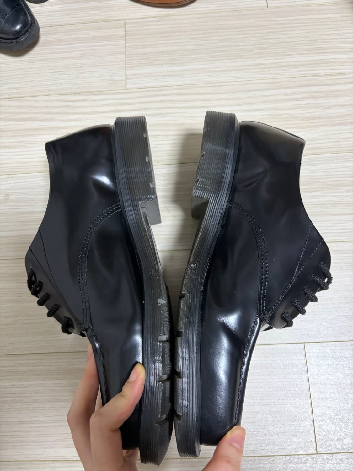 닥터마틴 더로우 240 상품이미지3