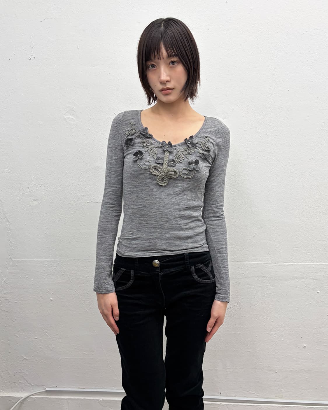 소니아 포튜나 3D 플로럴 자수 탑 상품이미지1