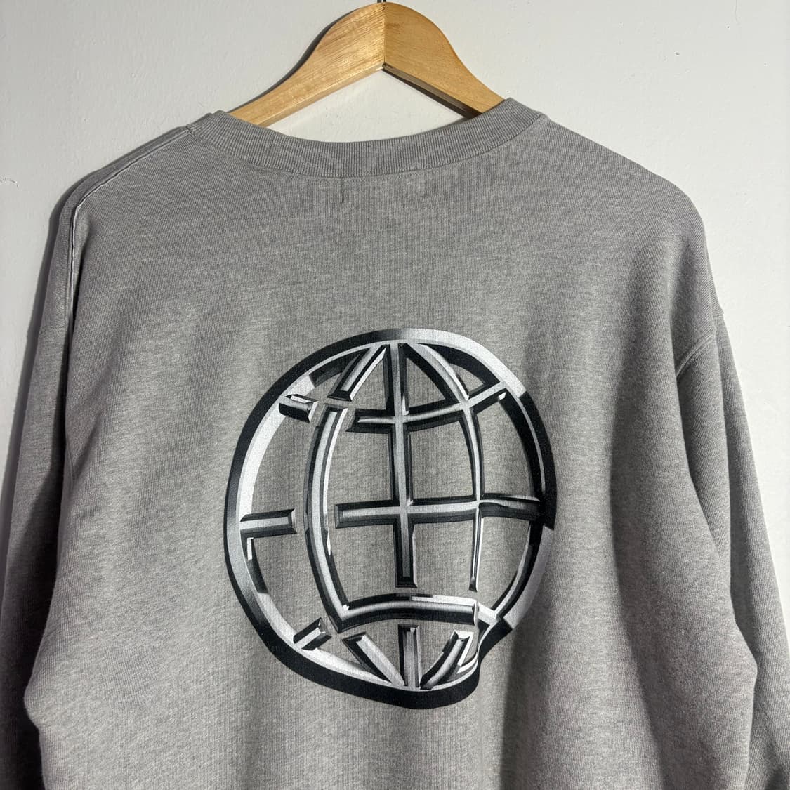 엘엠씨 로고 맨투맨 스웨트셔츠 (무료배송) 상품이미지6