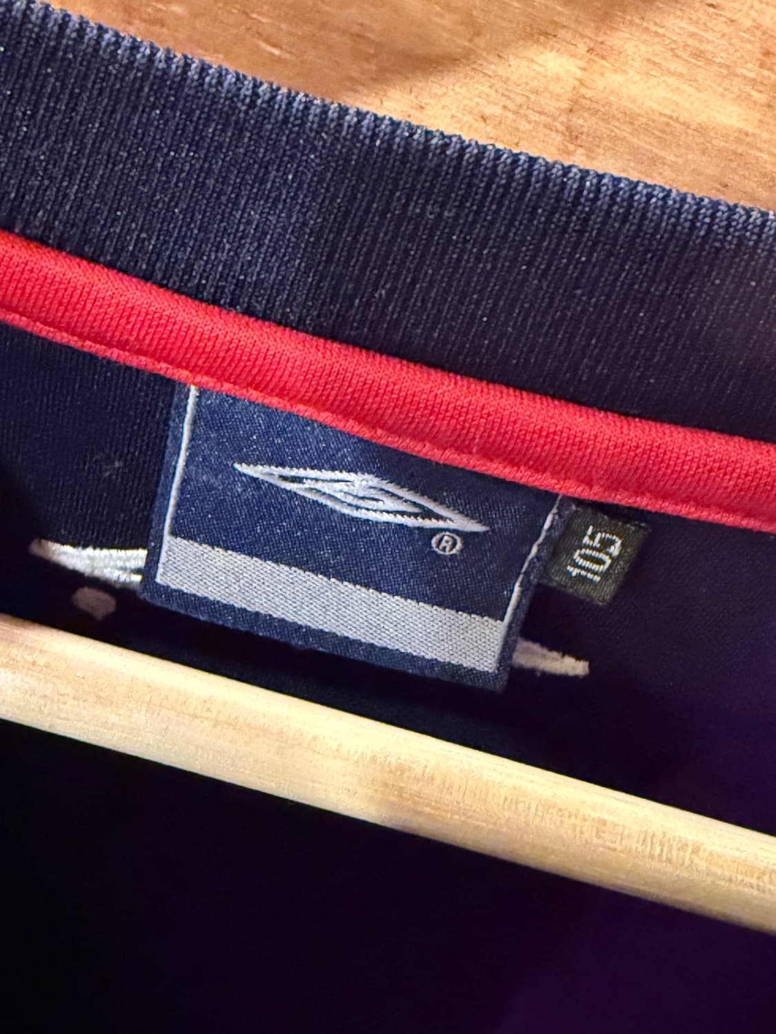 엄브로 네이비 맨투맨 상품이미지2