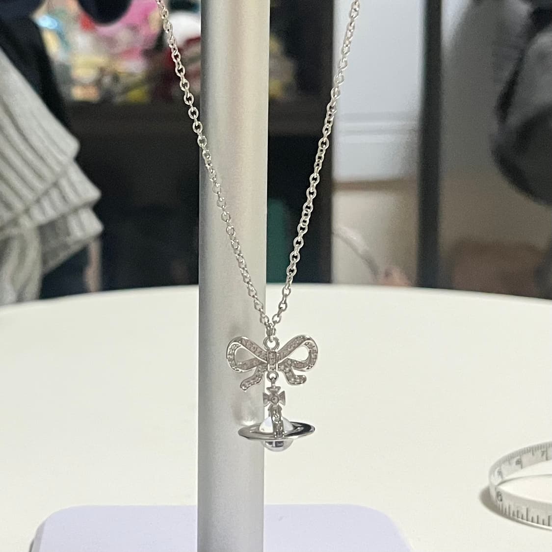 비비안웨스트우드 옥타비에 목걸이 투명 상품이미지2