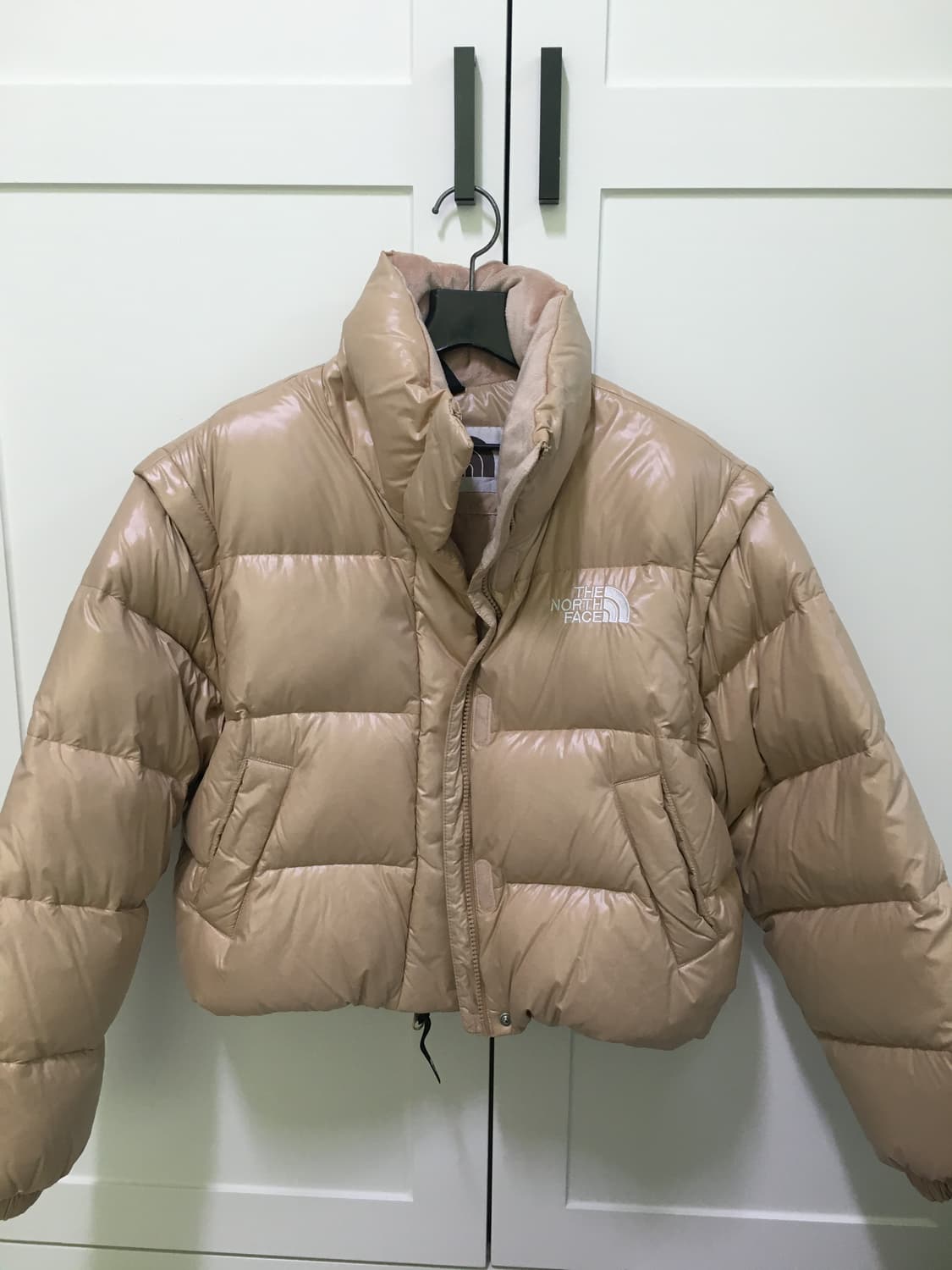 노스페이스 화이트 라벨 글로시 디테처블 다운 자켓 골드베이지 상품이미지3