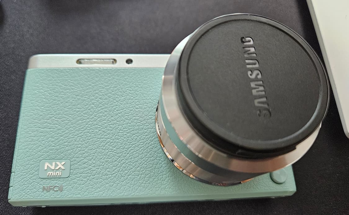 삼성 NX mini 미러리스 카메라 9-27mm 민트색 팝니다 상품이미지1