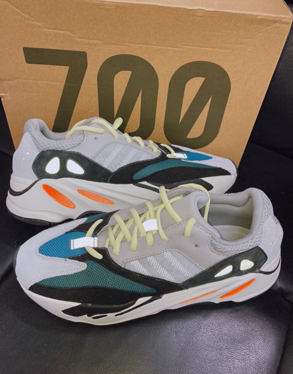 Yeezy 이지 부스트 700 OG 웨이브러너 Sample 상품이미지3