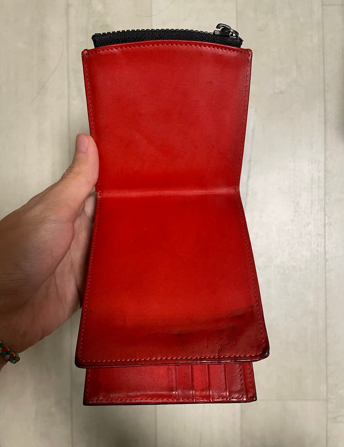 마르지엘라 11 에디션 레드 블랙 3단 반지갑 상품이미지4