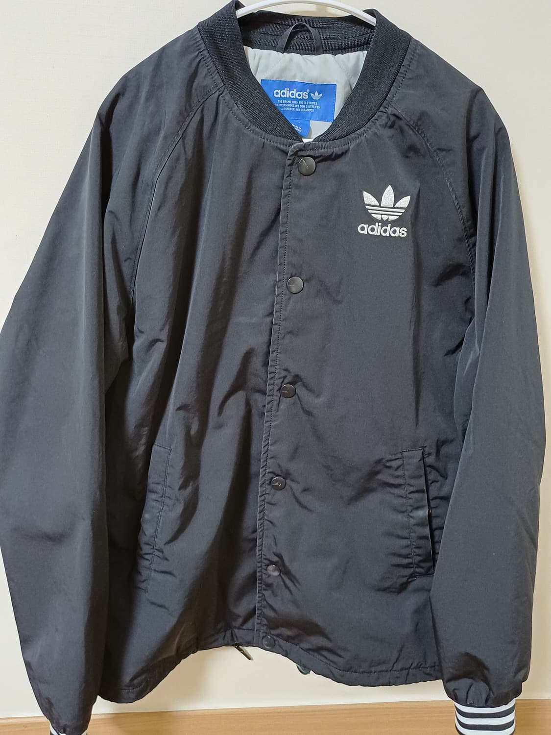아디다스 엠브로이더드 코치 자켓 상품이미지1