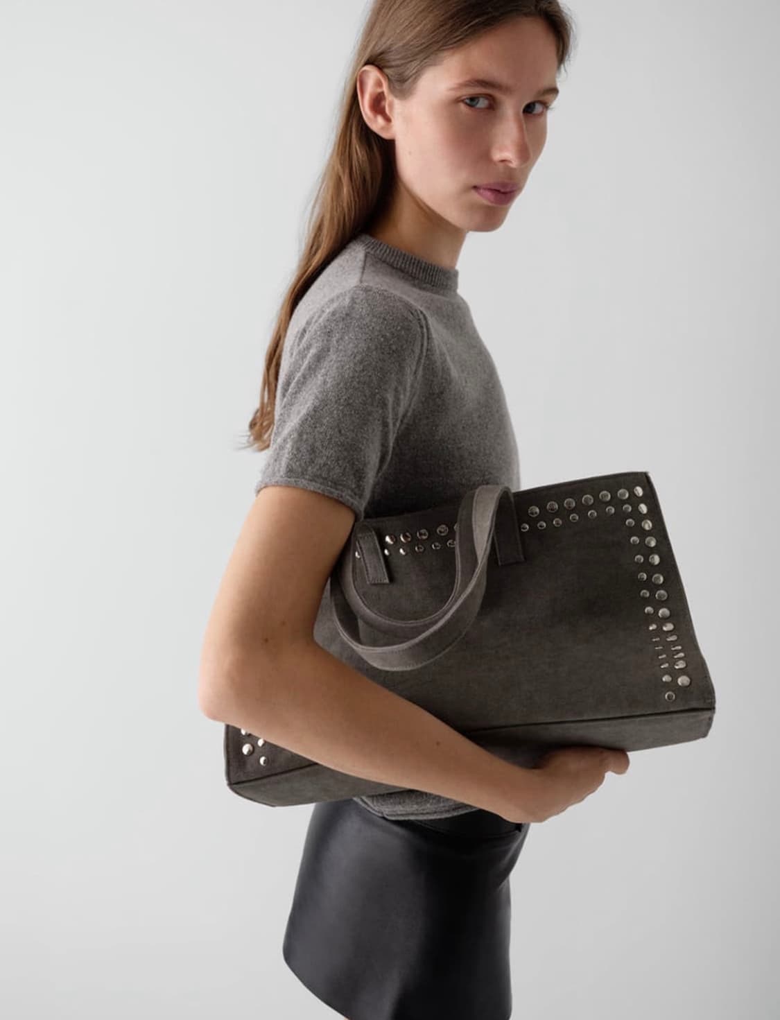 F/ 기마구아스 스터드 미디 쇼퍼백 그레이 상품이미지1