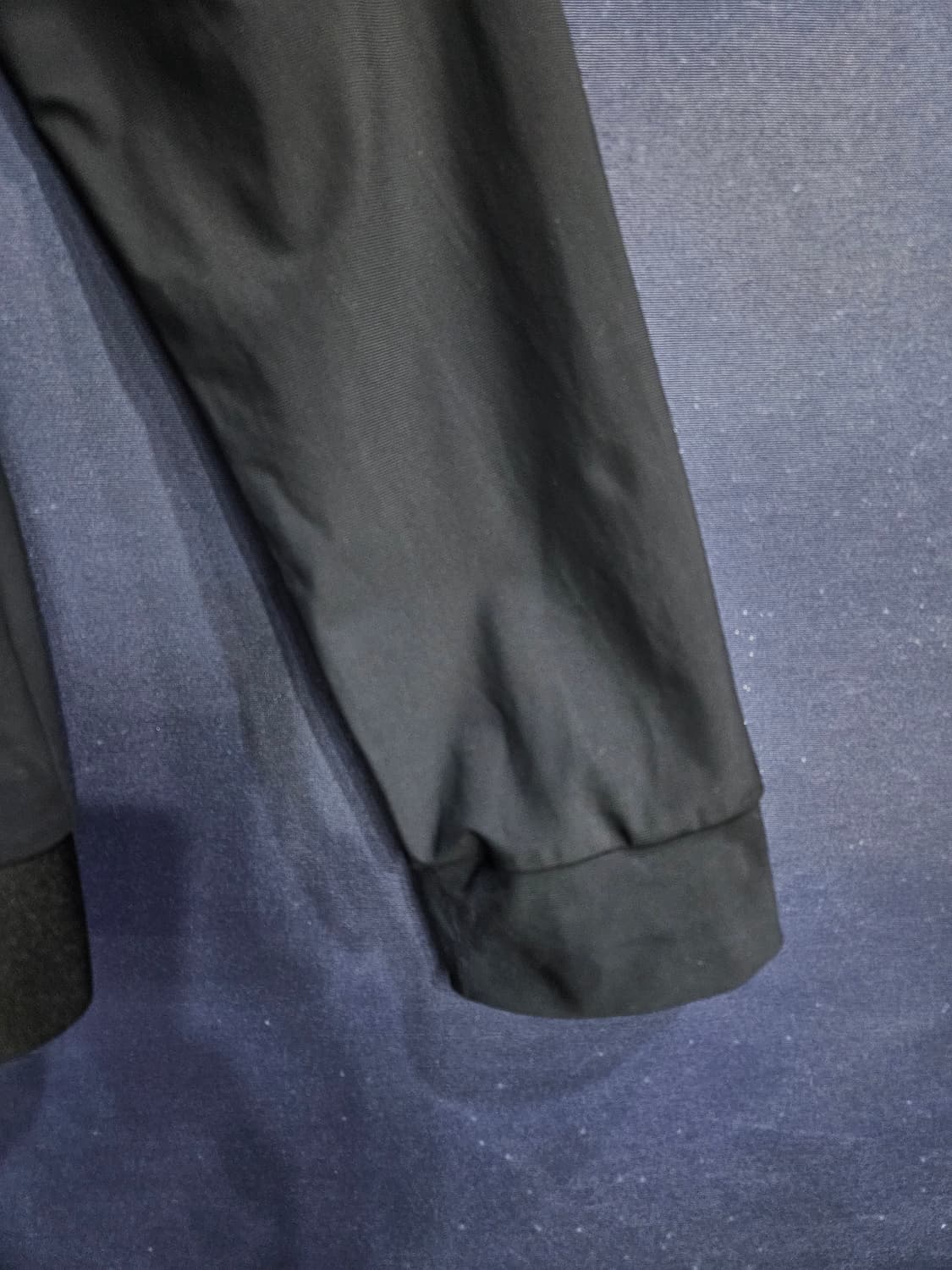 디스커버리 블랙차콜 남성 슬림핏 105 바람막이 집업자켓  상품이미지6