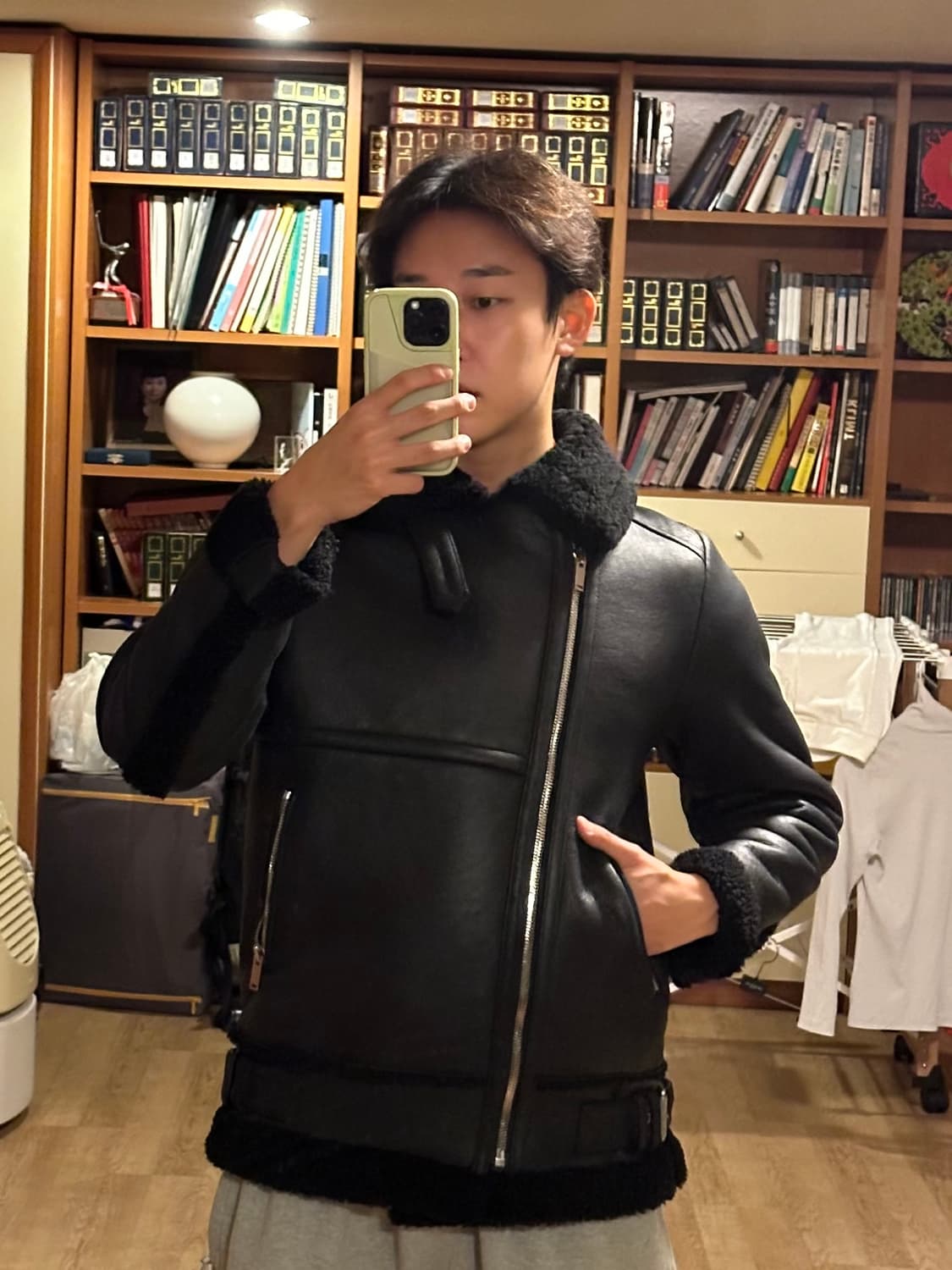 산드로 블랙 무스탕 양가죽 상품이미지1