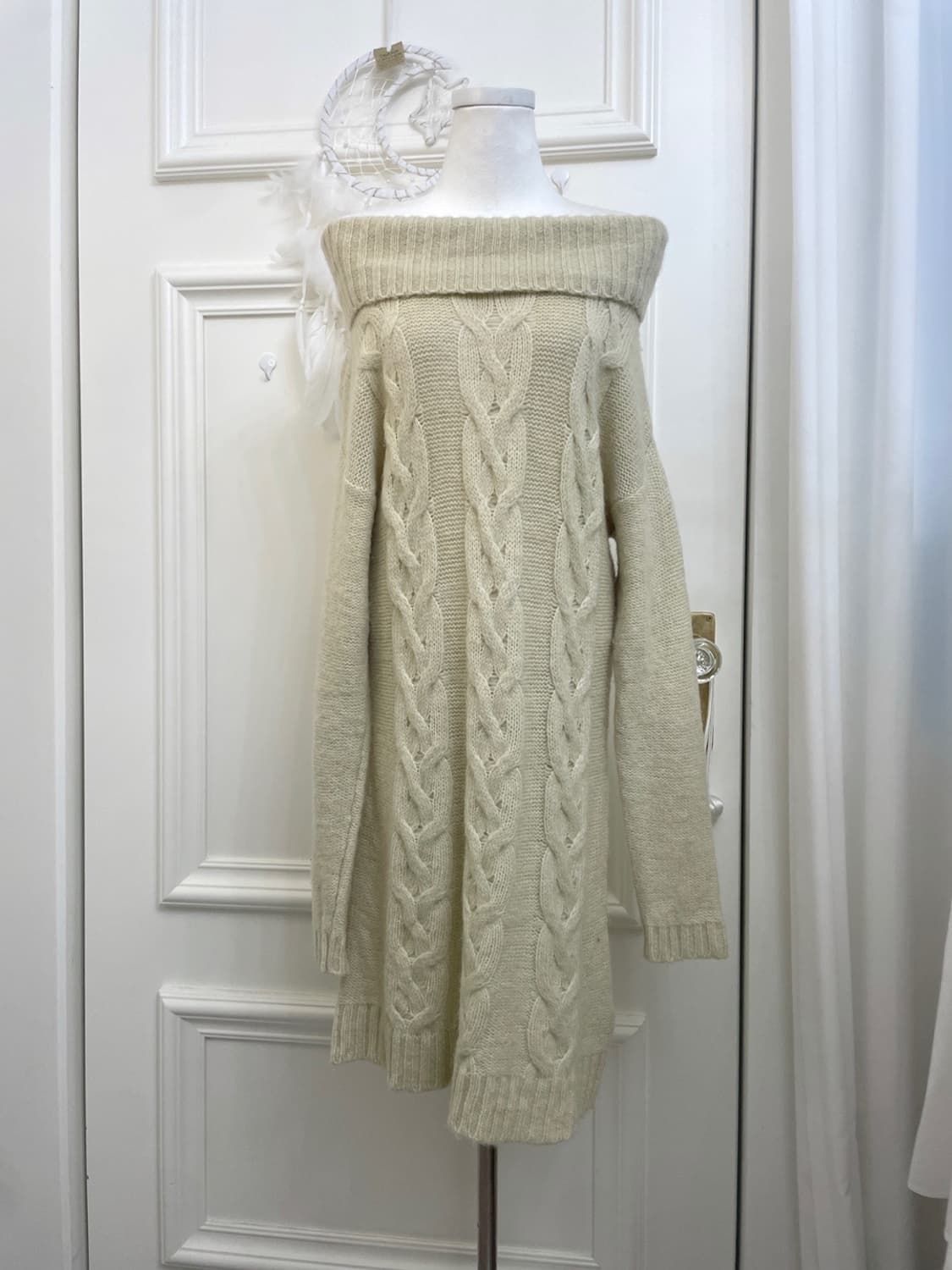 beige ivory twist off-shoulder opc 상품이미지1