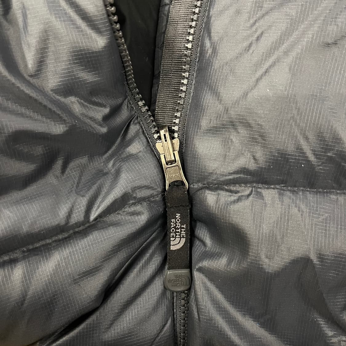 노스페이스 그레이 블랙 눕시 패딩 조끼  상품이미지7