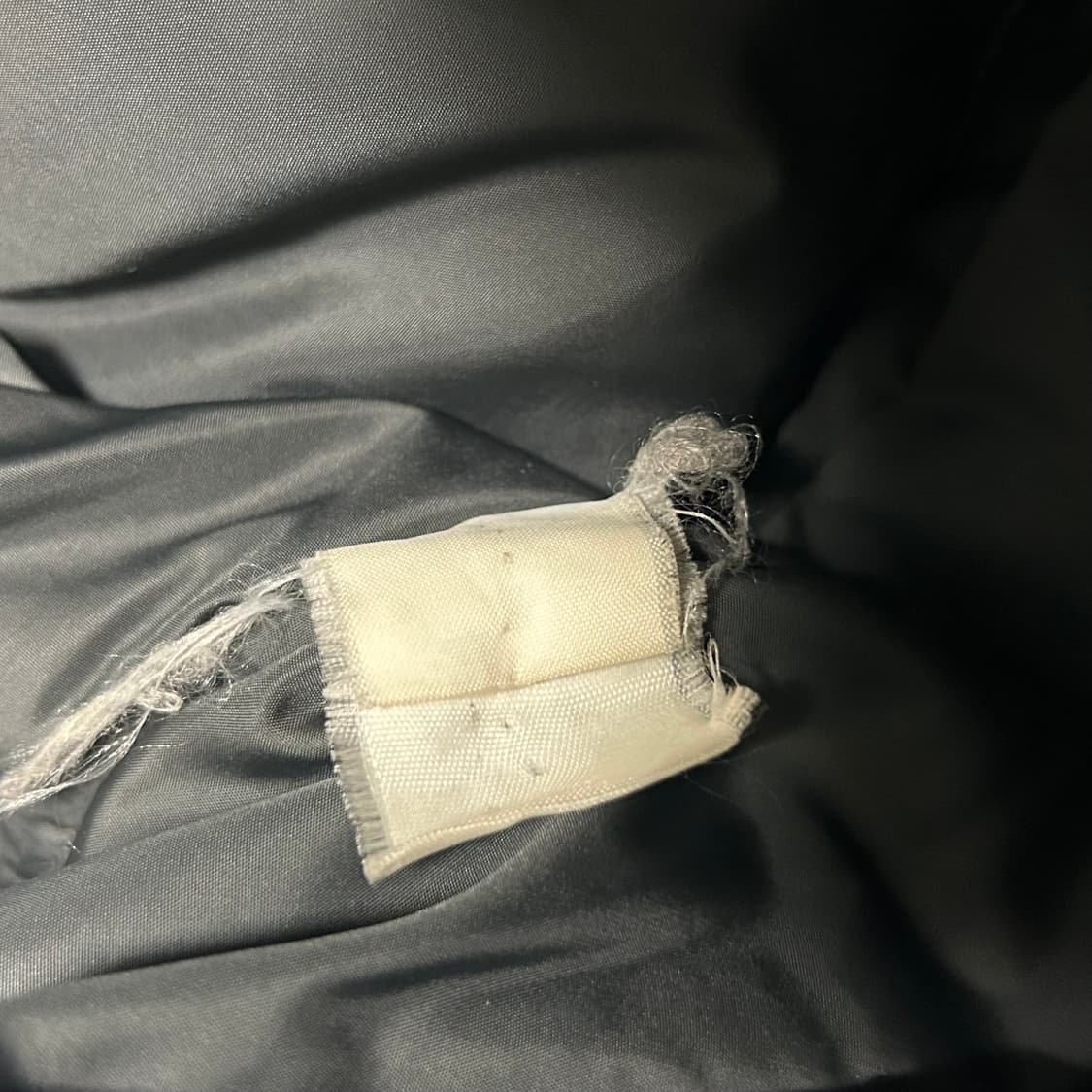 노스페이스 구스다운 눕시 패딩 700 네이비 그레이 100 L  상품이미지8