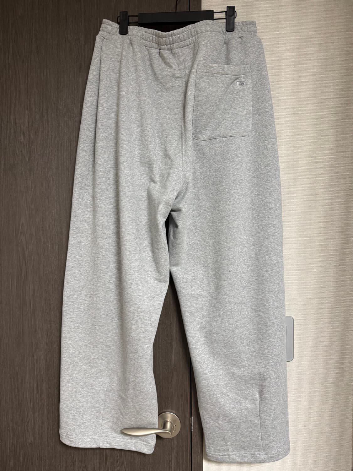 뉴발란스 UNI 에센셜 클래식 오버와이드 팬츠 상품이미지3