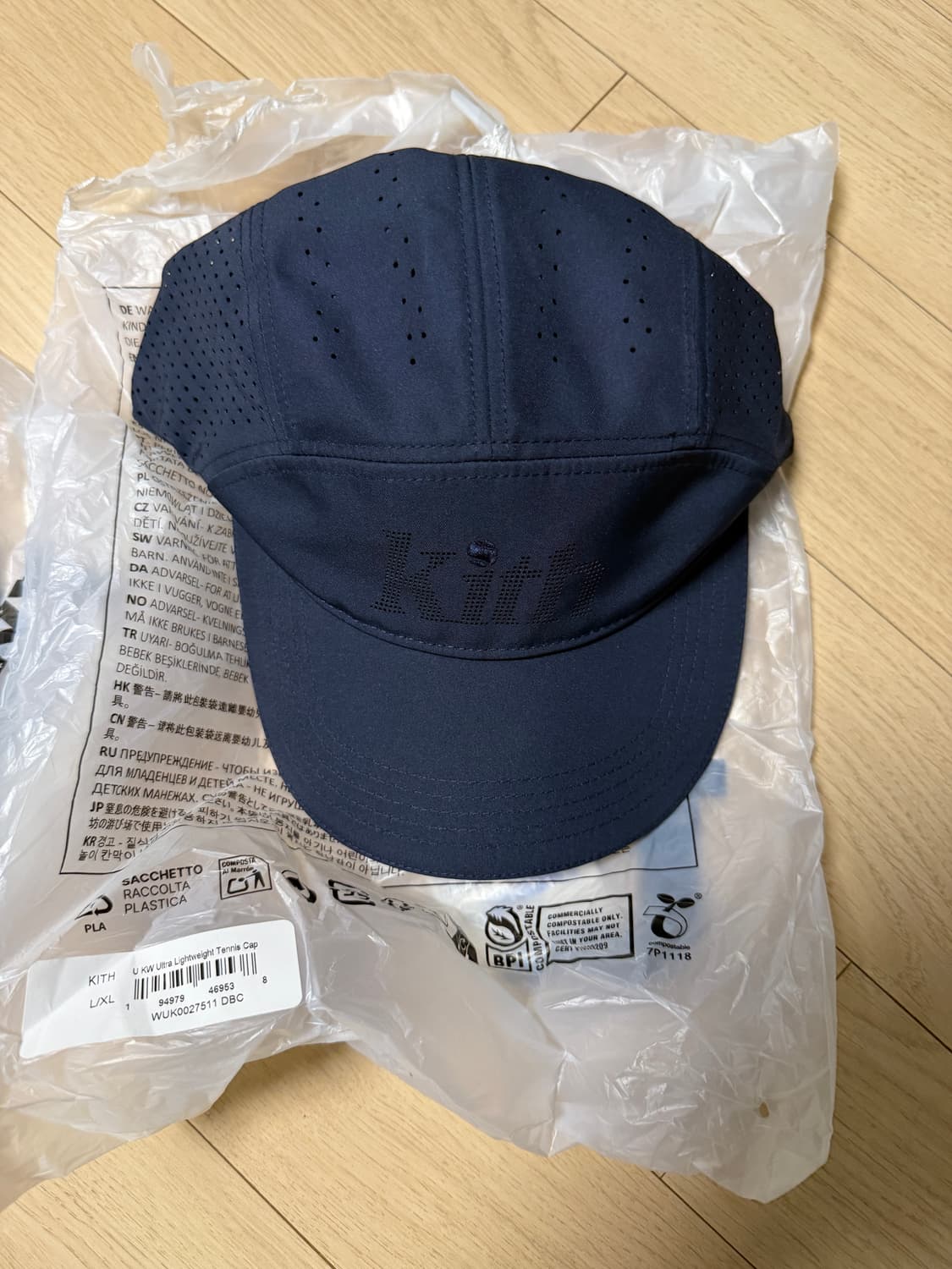 (NEW)Kith X Wilson Ultra Lightweight Cap 상품이미지4