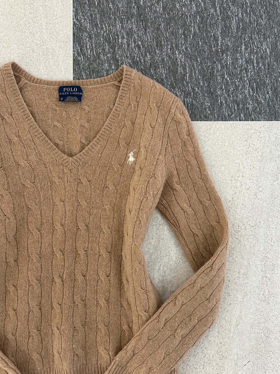 폴로 랄프로렌 울 캐시미어 카멜 V넥 케이블 니트  상품이미지4
