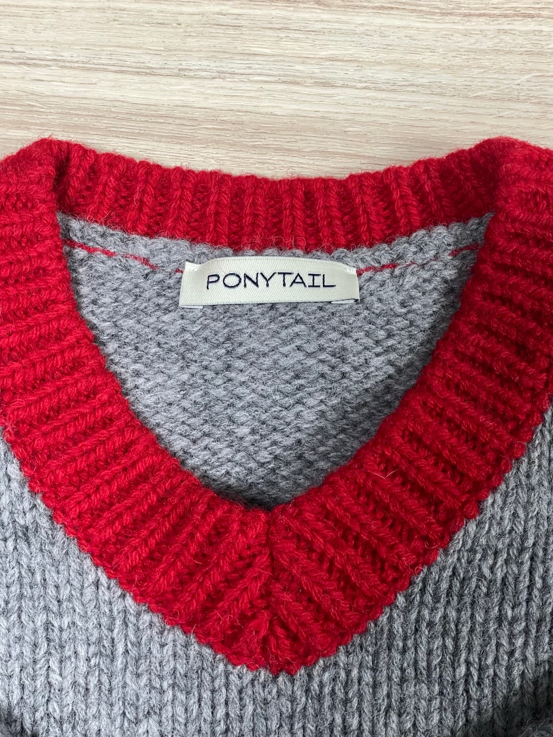 Ponytail annie v-neck knit 상품이미지2