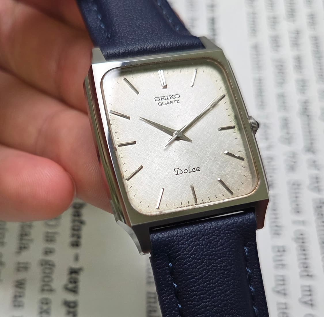 빈티지 세이코 돌체 사각탱크 텍스쳐 다이얼 칼침핸즈 논데이트 슬림쿼츠 상품이미지9