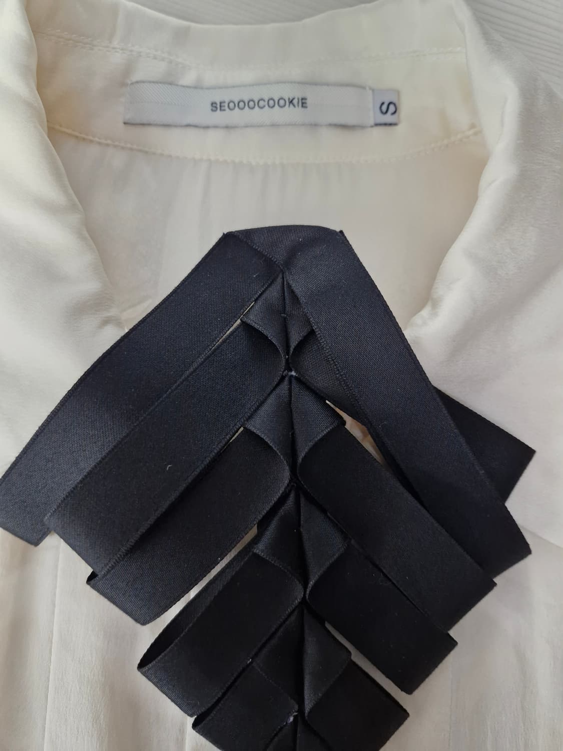 SEOOOCOOKIE 서쿠키 실크 블라우스 상품이미지4