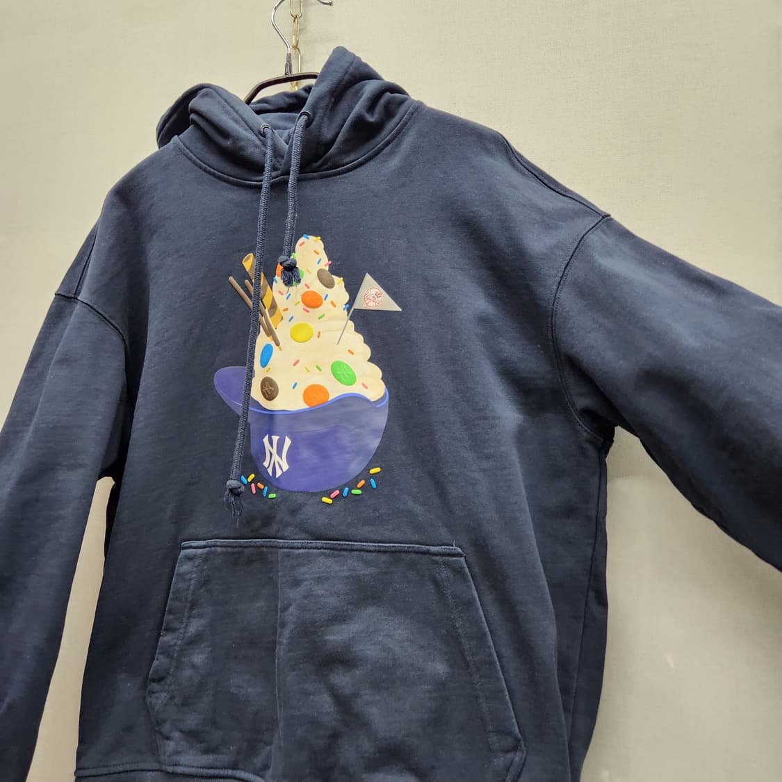 뉴에라 뉴욕양키스 아이스크림 그래픽 후드티 M(L) 상품이미지2